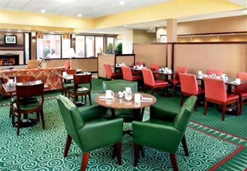 фото отеля Courtyard by Marriott Atlanta Gwinnett Mall
