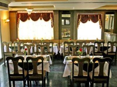 фото отеля Nandhini Hotel - R.T.Nagar