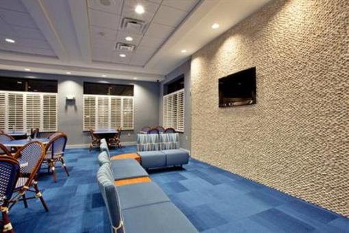 фото отеля Holiday Inn Express Hotel & Suites Norfolk International Airport