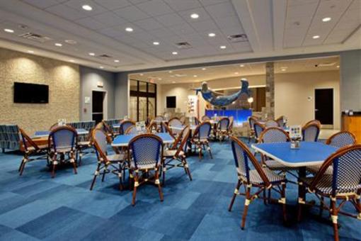 фото отеля Holiday Inn Express Hotel & Suites Norfolk International Airport
