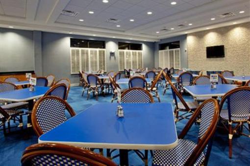 фото отеля Holiday Inn Express Hotel & Suites Norfolk International Airport