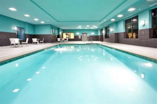 фото отеля Holiday Inn Express Hotel & Suites Norfolk International Airport