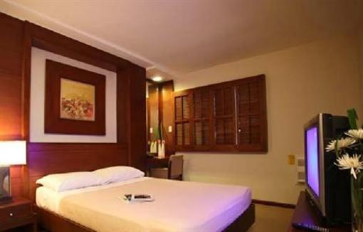фото отеля Amorsolo Mansion Makati City