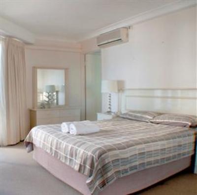 фото отеля Zenith Ocean Front Apartments