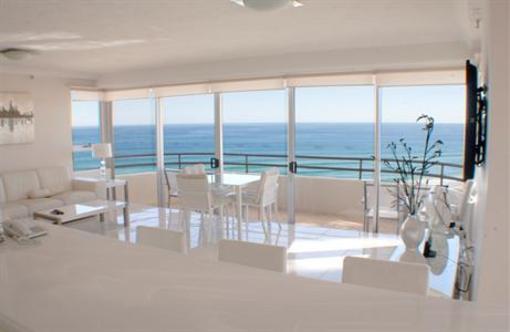 фото отеля Zenith Ocean Front Apartments