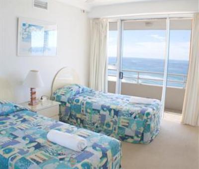 фото отеля Zenith Ocean Front Apartments