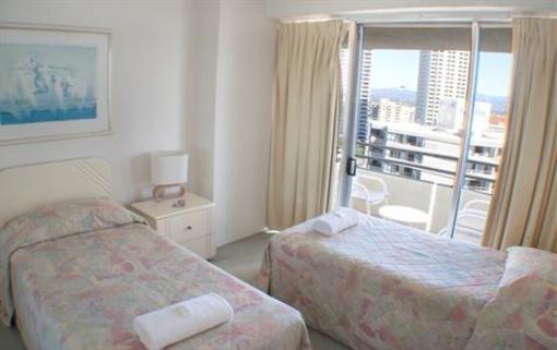 фото отеля Zenith Ocean Front Apartments