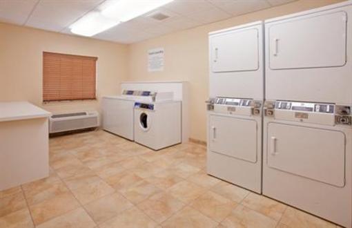 фото отеля Candlewood Suites Kansas City Northeast