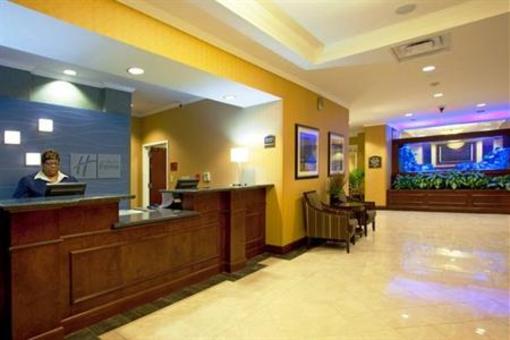 фото отеля Holiday Inn Express Columbus at Northlake