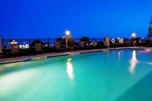 фото отеля Holiday Inn Express Columbus at Northlake