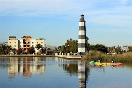 фото отеля Hampton Inn & Suites Suisun City Waterfront