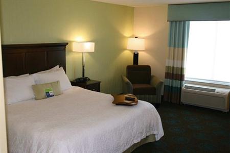 фото отеля Hampton Inn & Suites Suisun City Waterfront