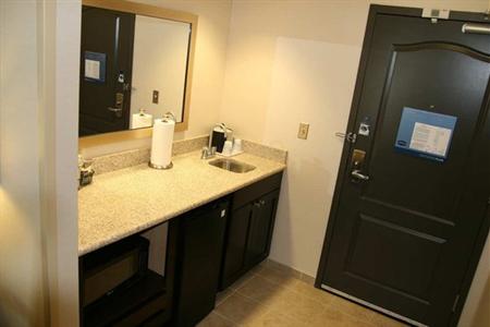 фото отеля Hampton Inn & Suites Suisun City Waterfront