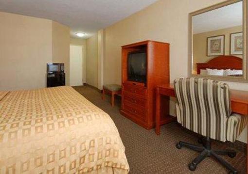 фото отеля Clarion Hotel & Suites Conference Center