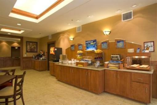 фото отеля Holiday Inn Express Hotel & Suites Laredo-Event Center Area