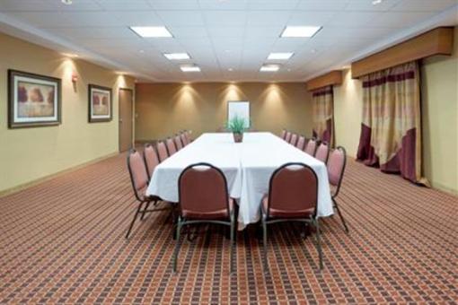 фото отеля Holiday Inn Express Hotel & Suites Laredo-Event Center Area