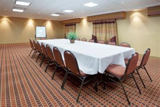фото отеля Holiday Inn Express Hotel & Suites Laredo-Event Center Area