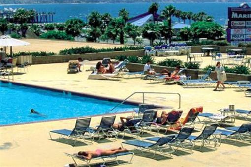 фото отеля Crowne Plaza Redondo Beach & Marina