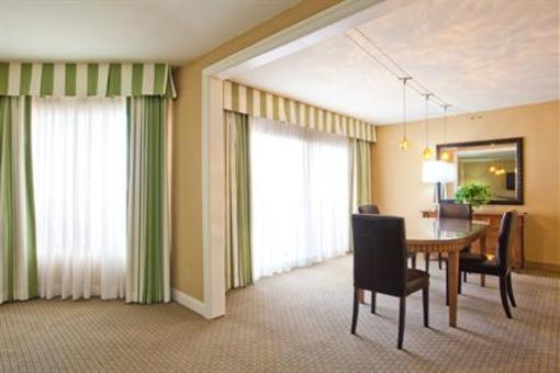 фото отеля Crowne Plaza Redondo Beach & Marina