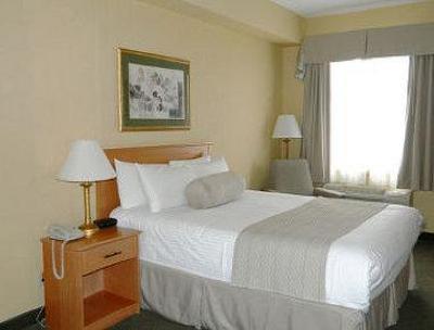 фото отеля Days Inn Orillia