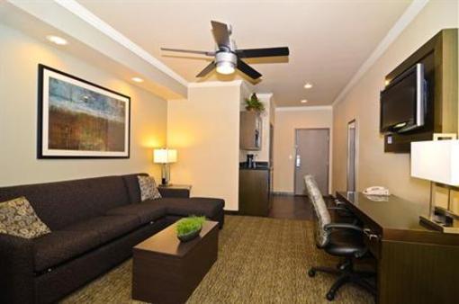 фото отеля BEST WESTERN PREMIER Crown Chase Inn & Suites