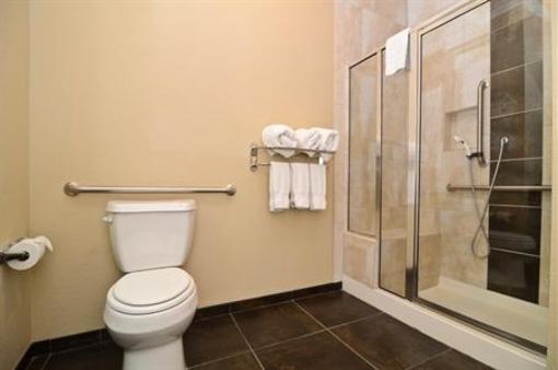 фото отеля BEST WESTERN PREMIER Crown Chase Inn & Suites