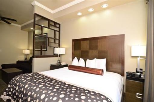 фото отеля BEST WESTERN PREMIER Crown Chase Inn & Suites