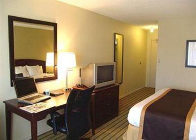 фото отеля Quality Inn Peterborough (Canada)