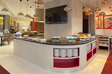 фото отеля Holiday Inn Paris-Porte De Clichy