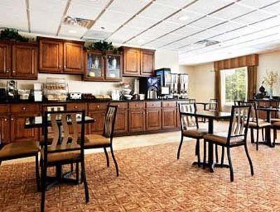 фото отеля Baymont Inn & Suites Savannah South