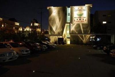 фото отеля BEST WESTERN PLUS Hollywood Hills Hotel