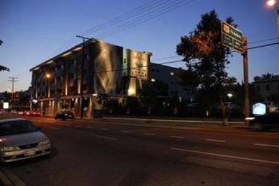 фото отеля BEST WESTERN PLUS Hollywood Hills Hotel