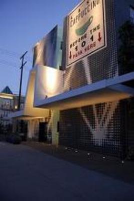 фото отеля BEST WESTERN PLUS Hollywood Hills Hotel