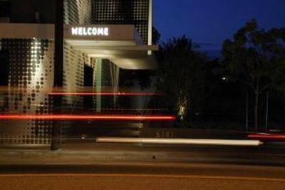 фото отеля BEST WESTERN PLUS Hollywood Hills Hotel