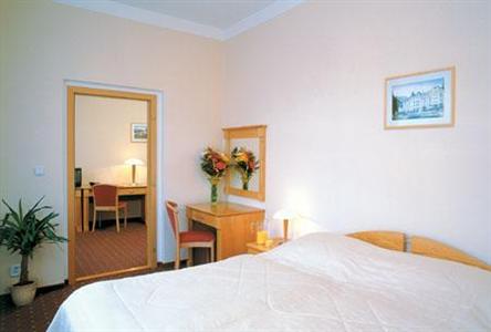 фото отеля Hotel Jean De Carro