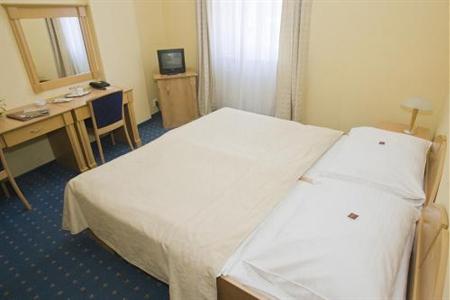 фото отеля Hotel Jean De Carro