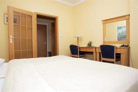 фото отеля Hotel Jean De Carro