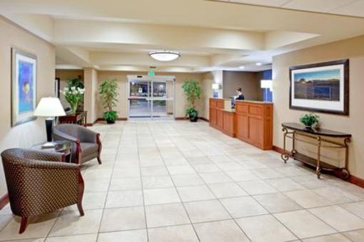 фото отеля Holiday Inn Express Hotel & Suites Marysville