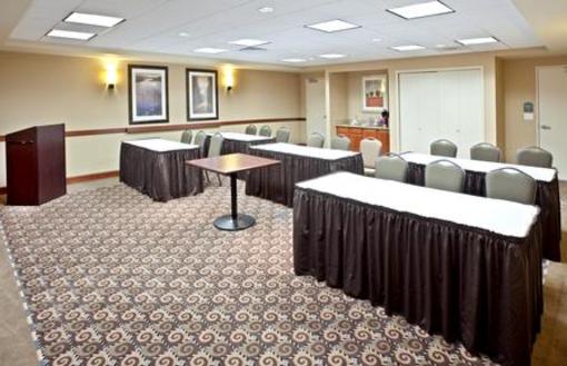 фото отеля Holiday Inn Express Hotel & Suites Marysville