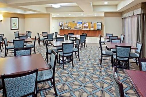 фото отеля Holiday Inn Express Hotel & Suites Marysville