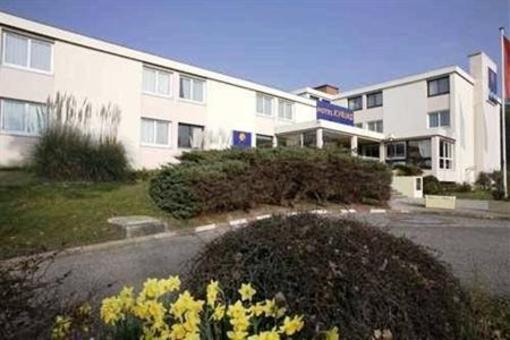 фото отеля Kyriad Hotel Nemours
