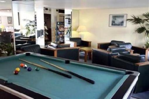 фото отеля Kyriad Hotel Nemours