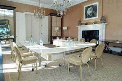 фото отеля The Grove Hotel Chandler's Cross London
