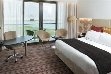 фото отеля Crowne Plaza Abu Dhabi - Yas Island