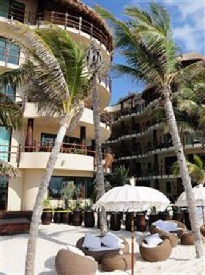 фото отеля El Taj Oceanfront & Beachside Condo Hotel