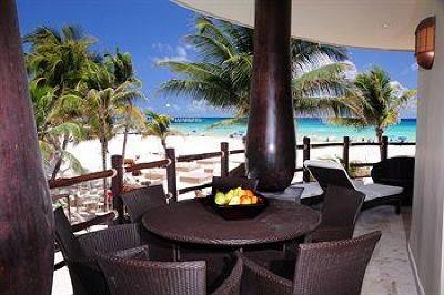 фото отеля El Taj Oceanfront & Beachside Condo Hotel