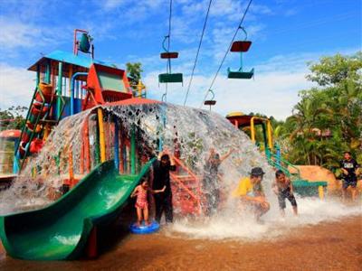 фото отеля Suria Apartment Bukit Merah