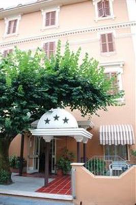 фото отеля Hotel Iris Crillon