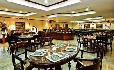 фото отеля Berjaya Manila Hotel - Philippines