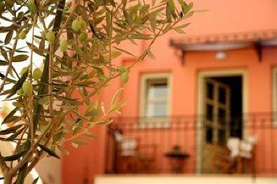 фото отеля Casa Moazzo Suites And Apartments Rethymno